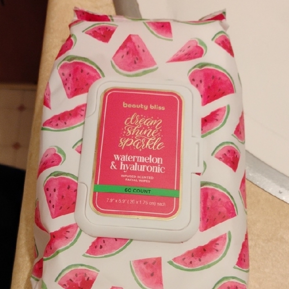 Watermelon & Hyaluronic Facial Wipes
